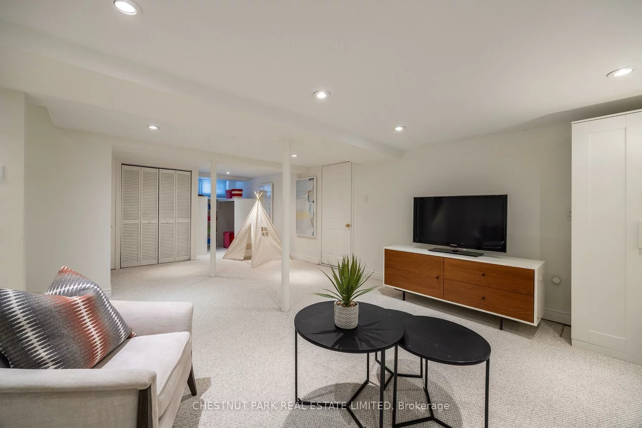 63, St Leonards, Lawrence Park South, Toronto