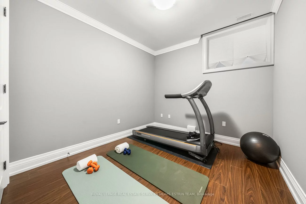 481, Broadway, Leaside, Toronto