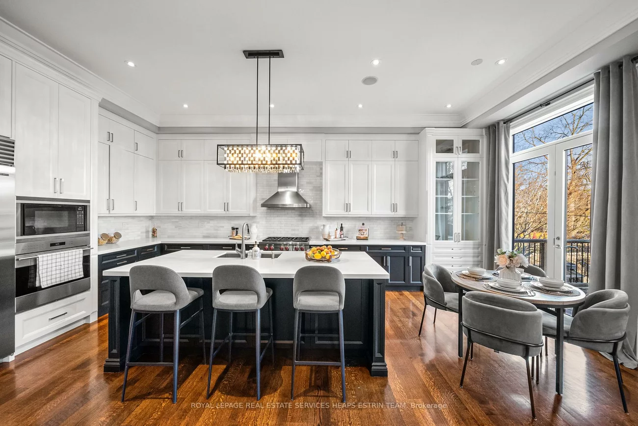 481, Broadway, Leaside, Toronto