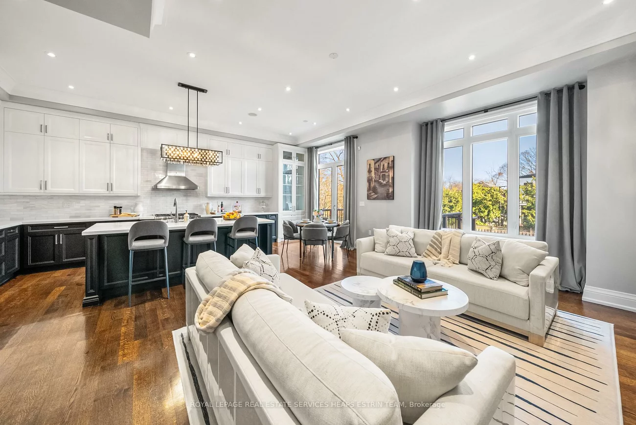 481, Broadway, Leaside, Toronto