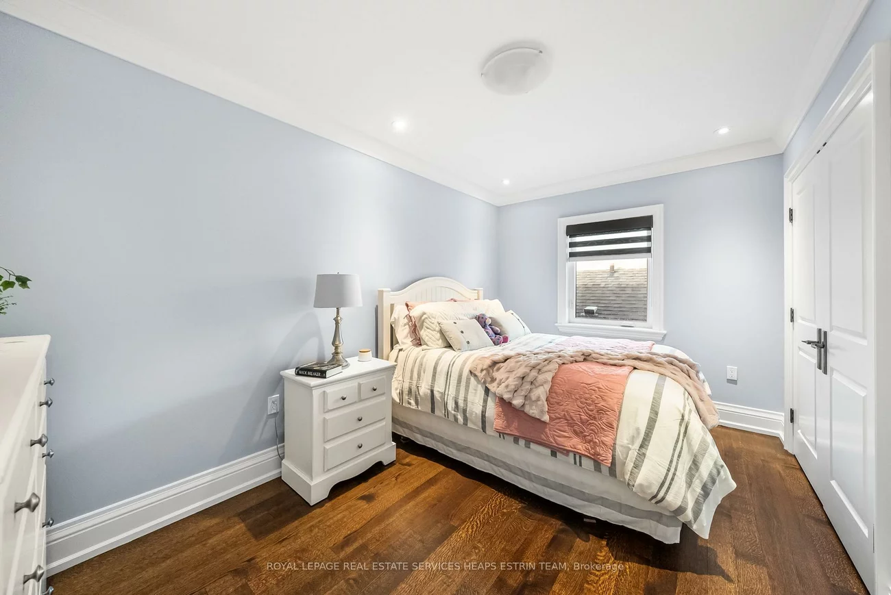 481, Broadway, Leaside, Toronto