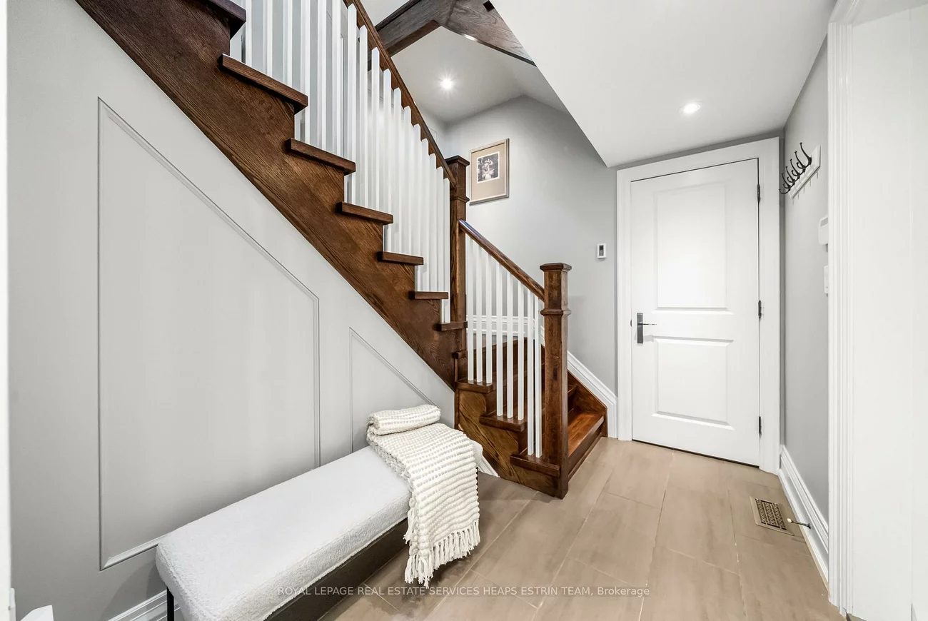 481, Broadway, Leaside, Toronto