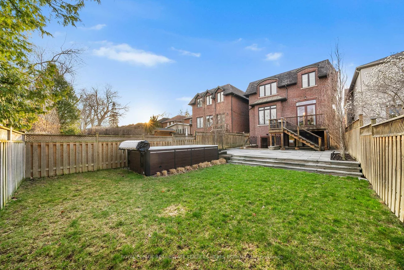 481, Broadway, Leaside, Toronto