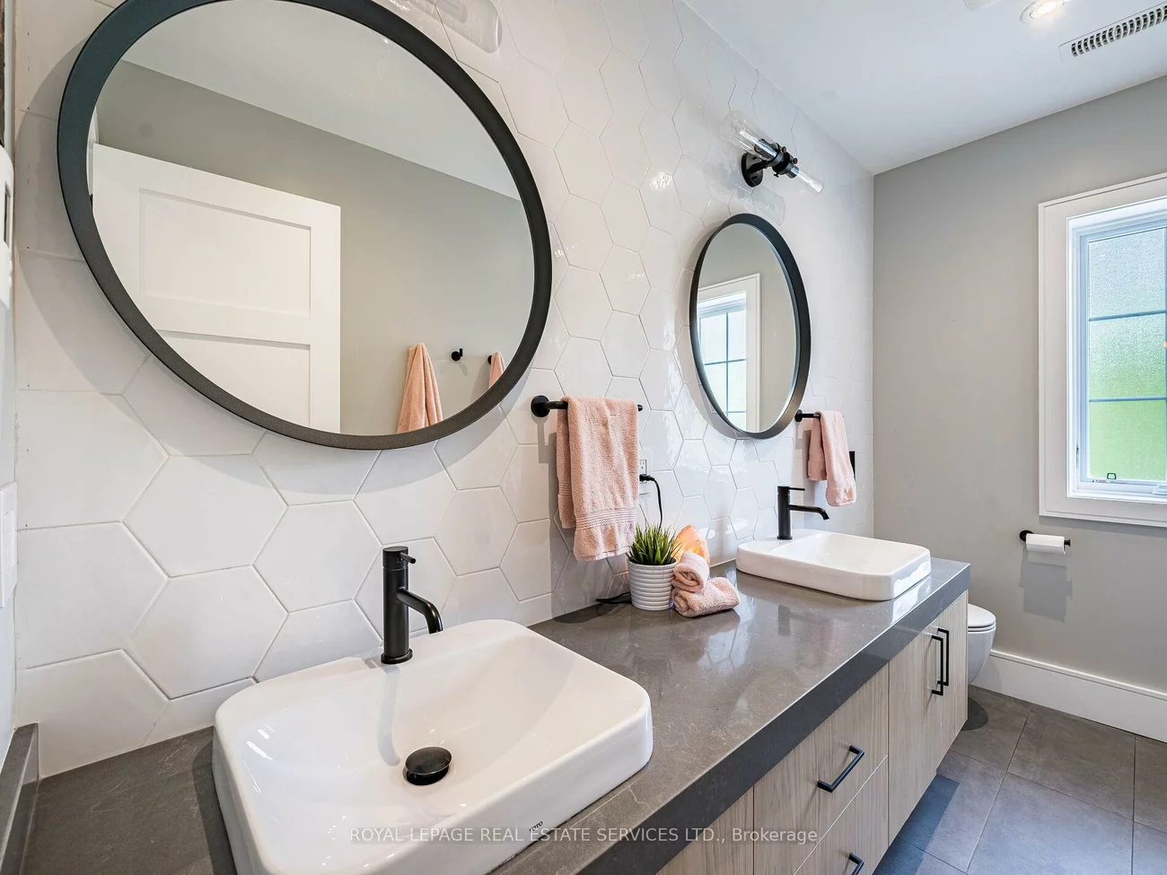 529, Briar Hill, Forest Hill North, Toronto