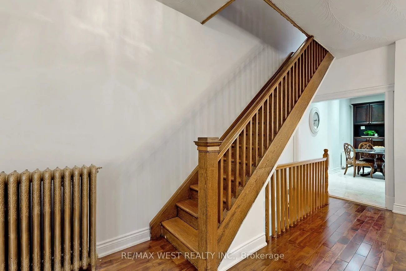 613, Lansdowne, Dufferin Grove, Toronto