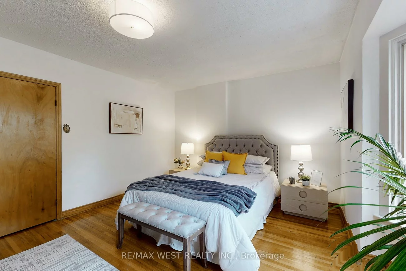 613, Lansdowne, Dufferin Grove, Toronto
