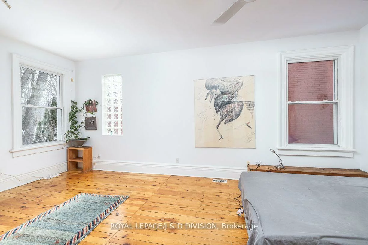 187, Crawford, Trinity-Bellwoods, Toronto