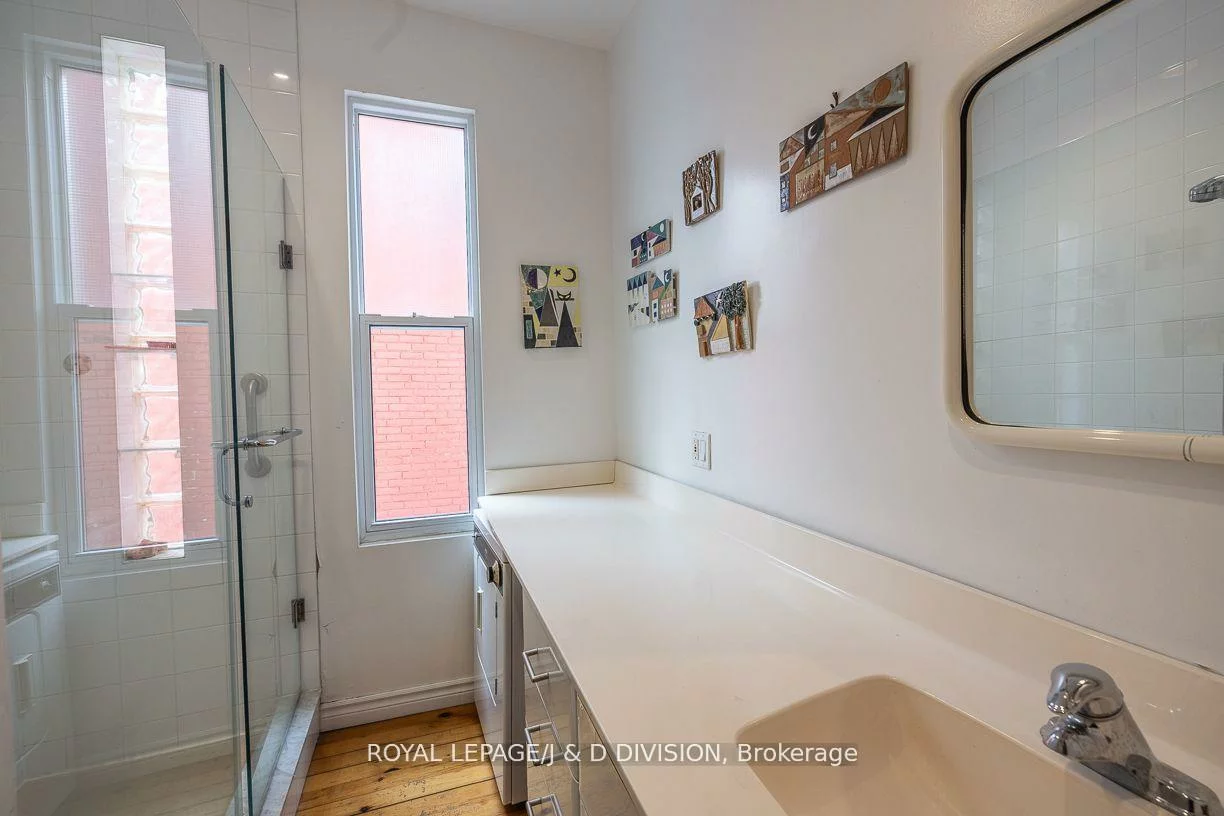 187, Crawford, Trinity-Bellwoods, Toronto