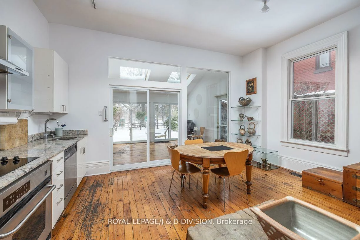 187, Crawford, Trinity-Bellwoods, Toronto