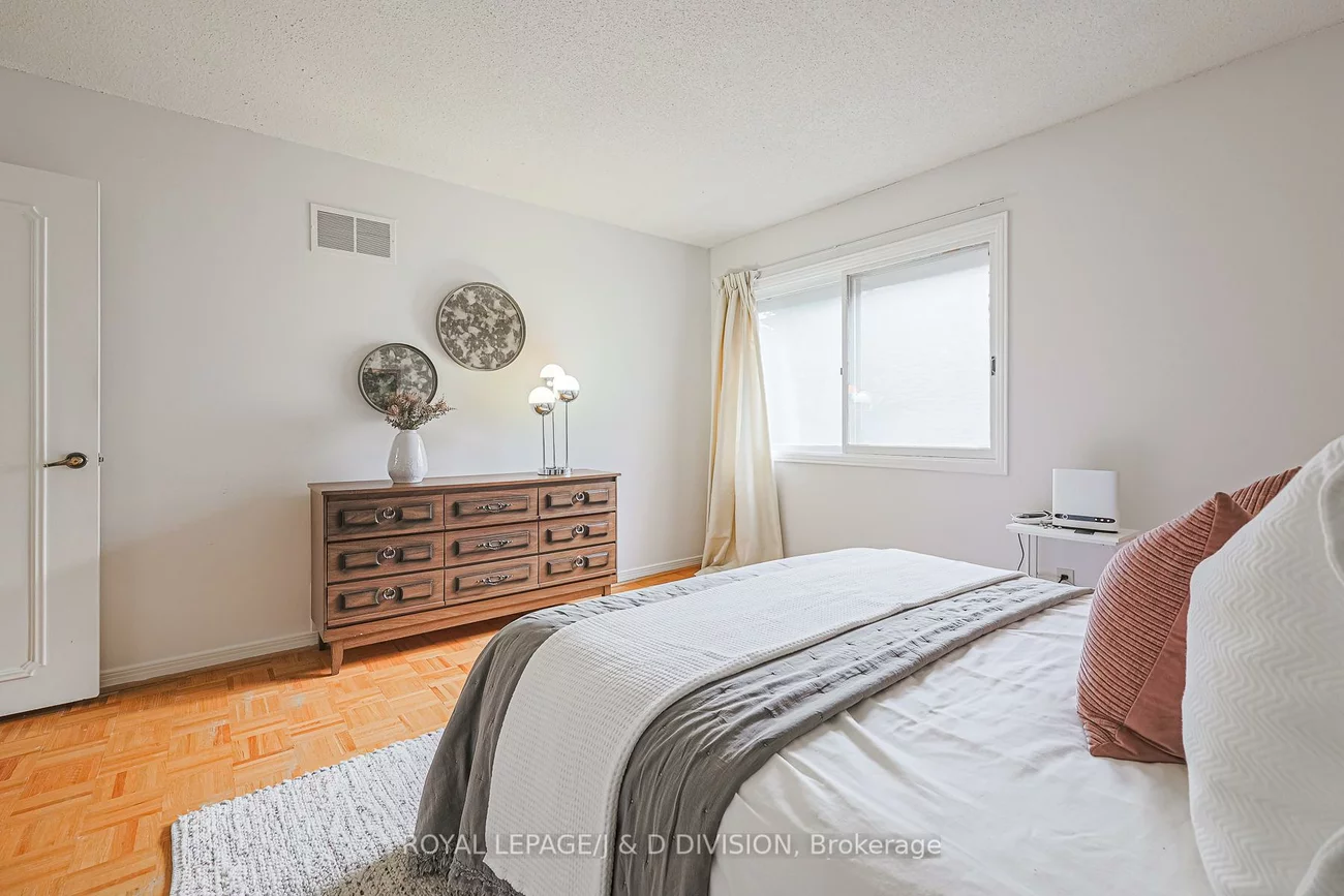 59, Mellowood, St. Andrew-Windfields, Toronto