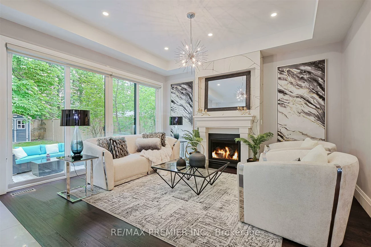 16, Leith, Lawrence Park North, Toronto
