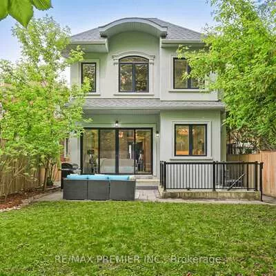 16, Leith, Lawrence Park North, Toronto