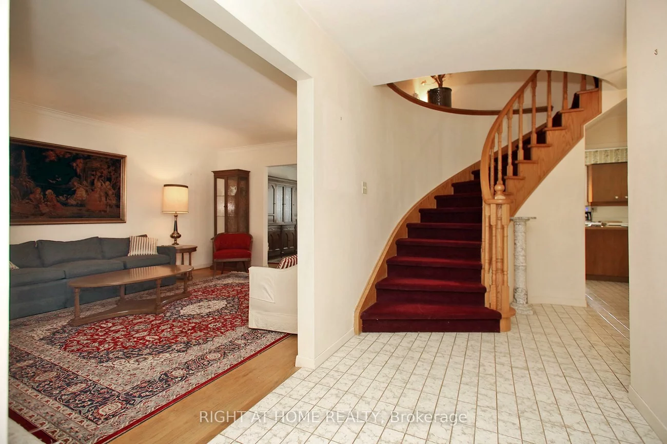 113, Lord Seaton, St. Andrew-Windfields, Toronto