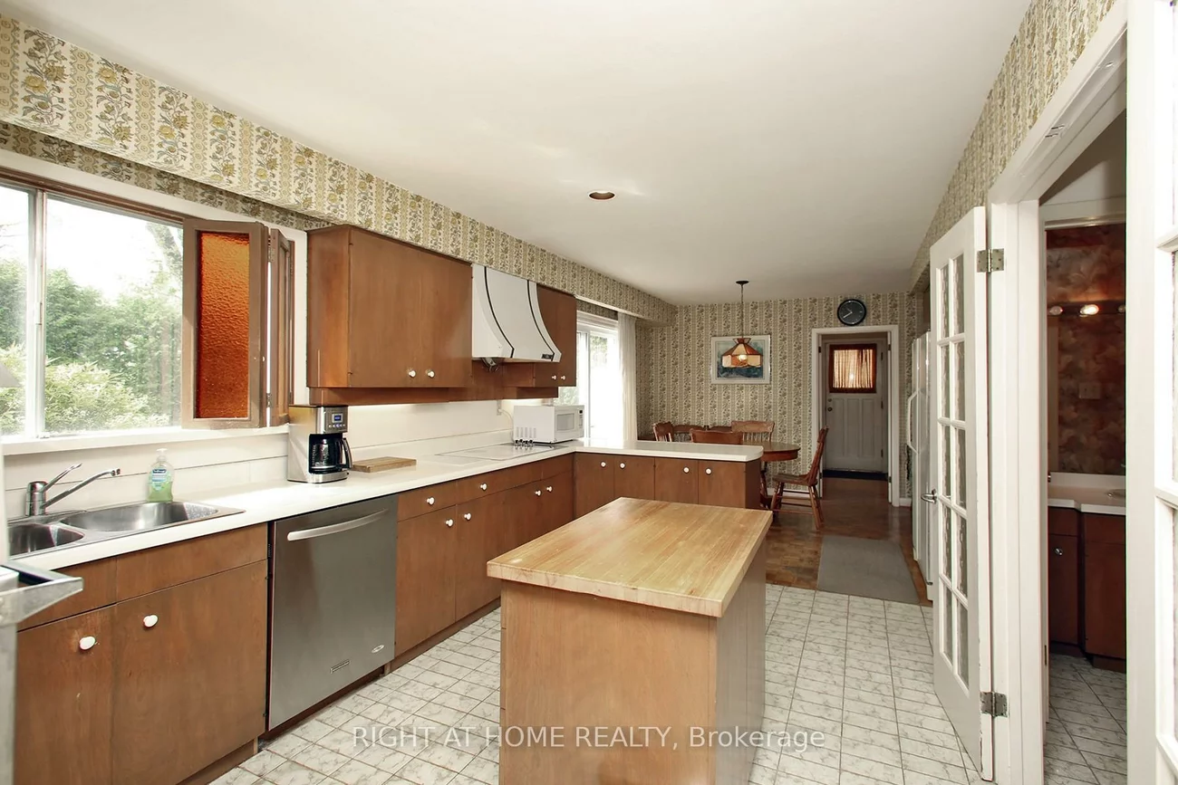 113, Lord Seaton, St. Andrew-Windfields, Toronto