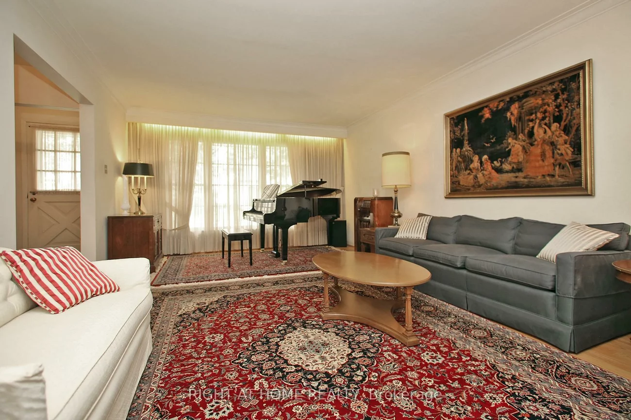 113, Lord Seaton, St. Andrew-Windfields, Toronto