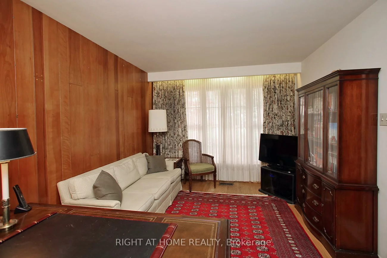 113, Lord Seaton, St. Andrew-Windfields, Toronto