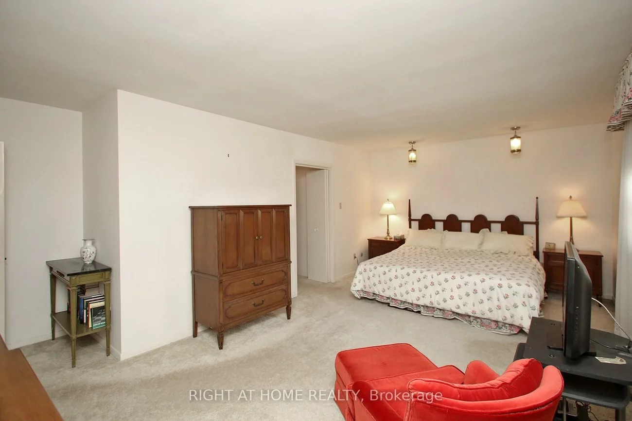 113, Lord Seaton, St. Andrew-Windfields, Toronto