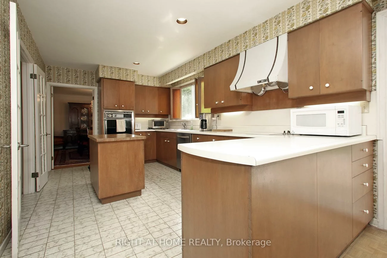 113, Lord Seaton, St. Andrew-Windfields, Toronto