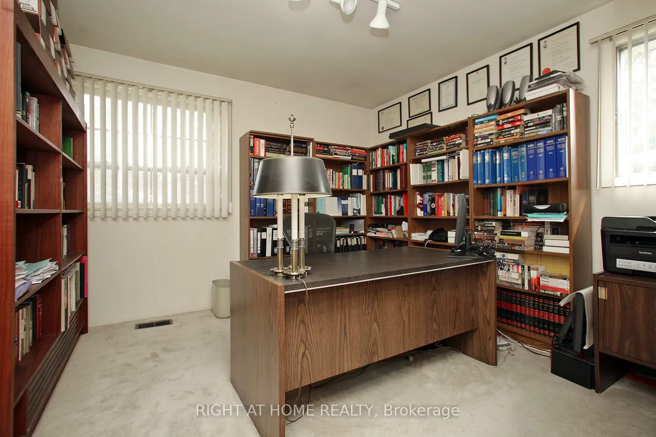 113, Lord Seaton, St. Andrew-Windfields, Toronto