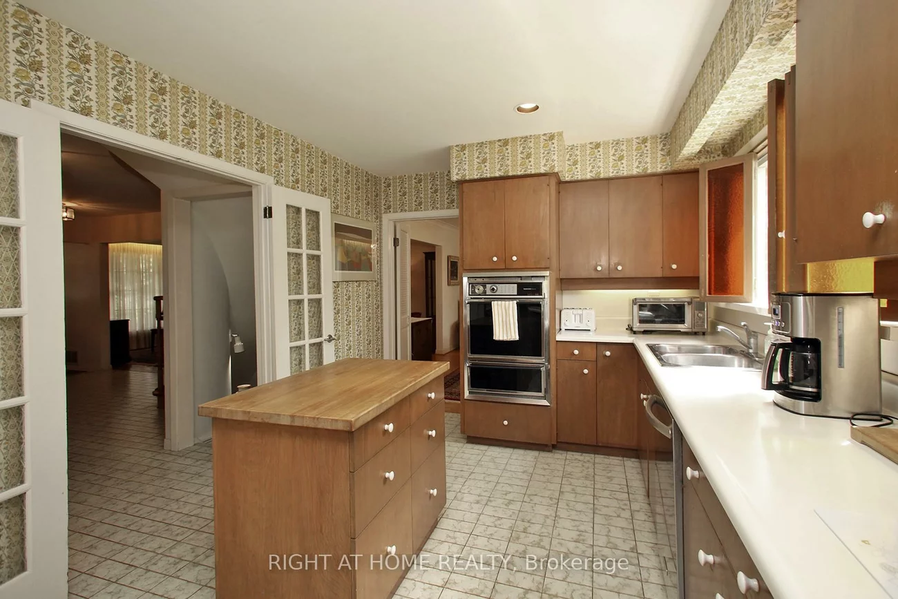 113, Lord Seaton, St. Andrew-Windfields, Toronto