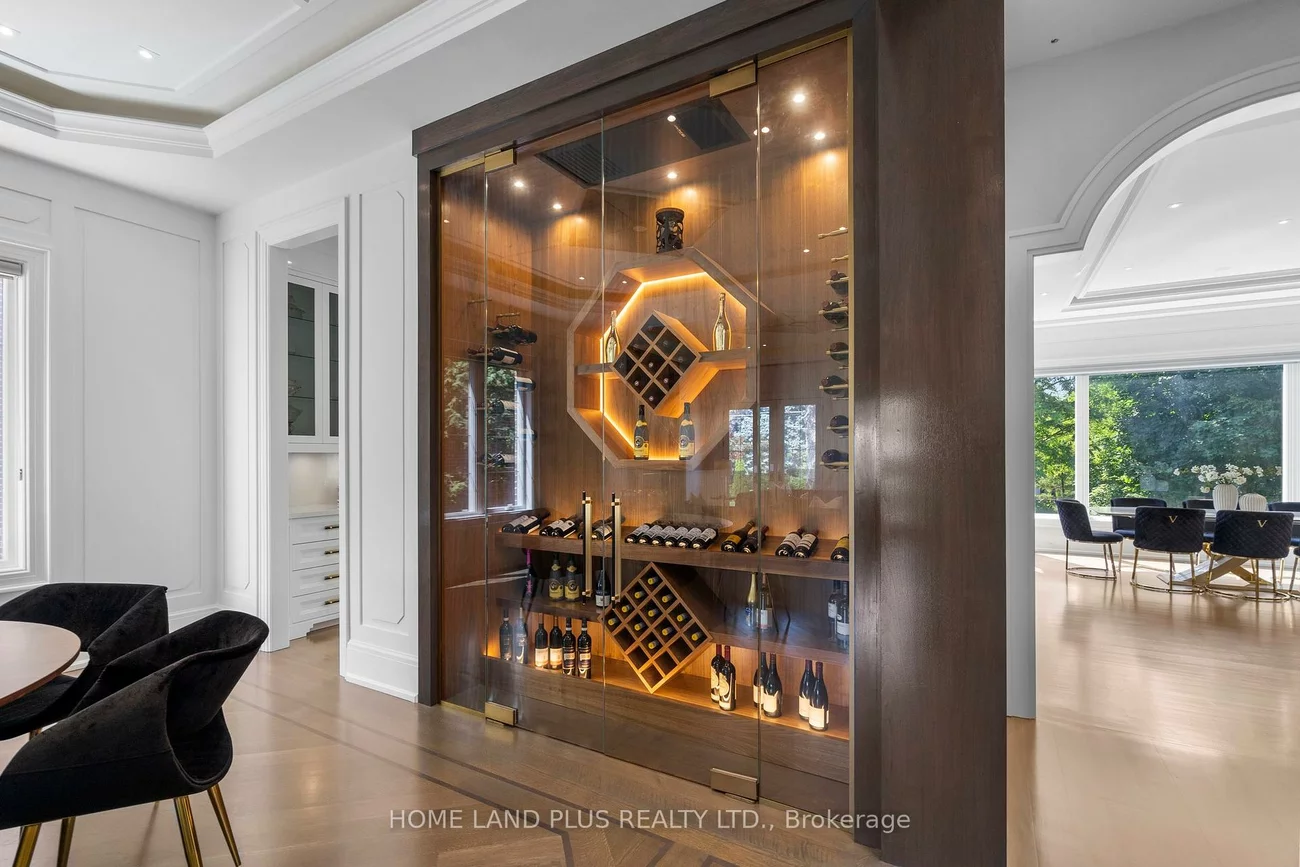 77, Citation, Bayview Village, Toronto