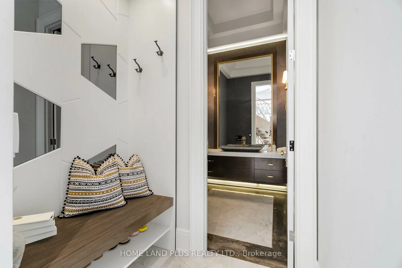 77, Citation, Bayview Village, Toronto