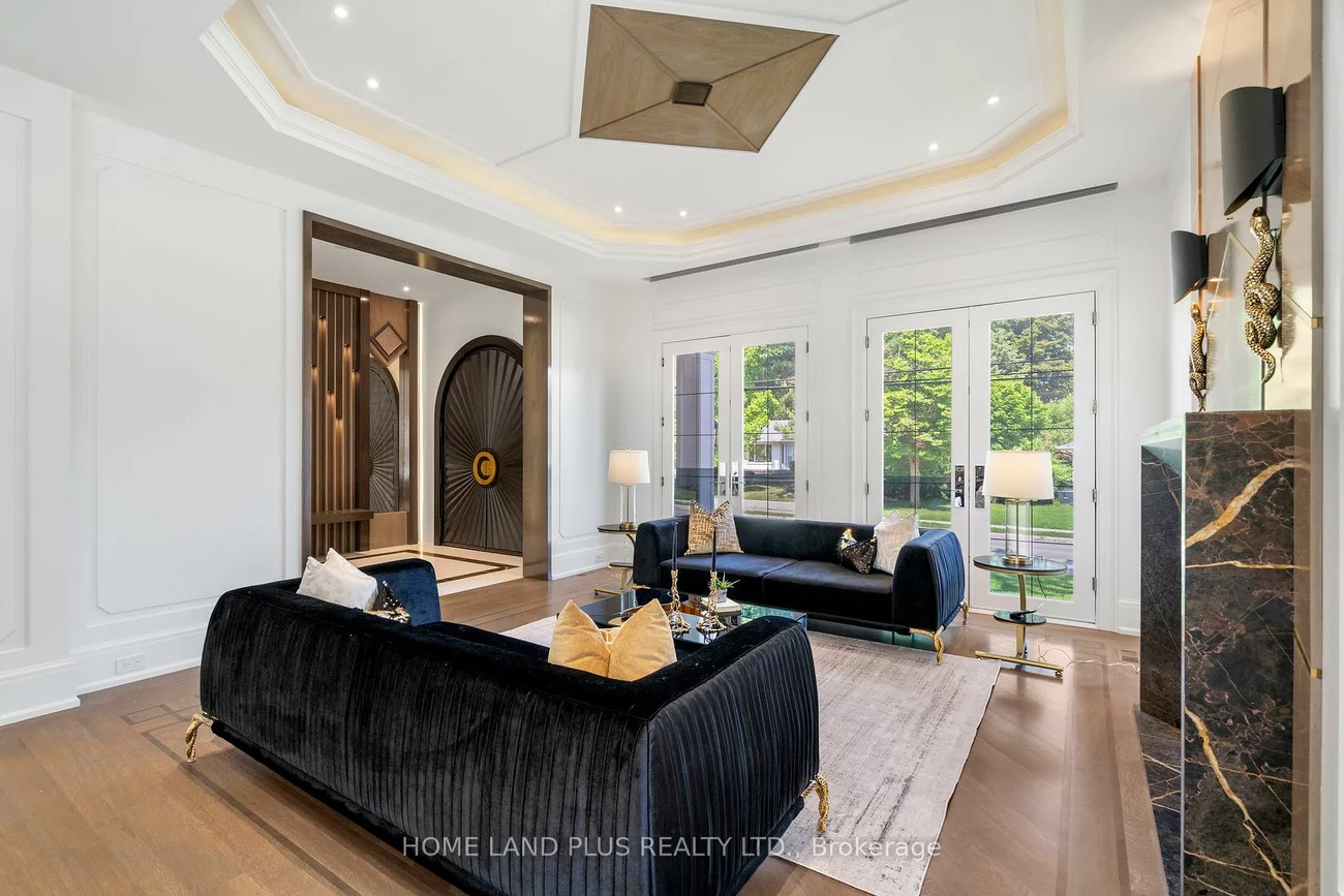 77, Citation, Bayview Village, Toronto