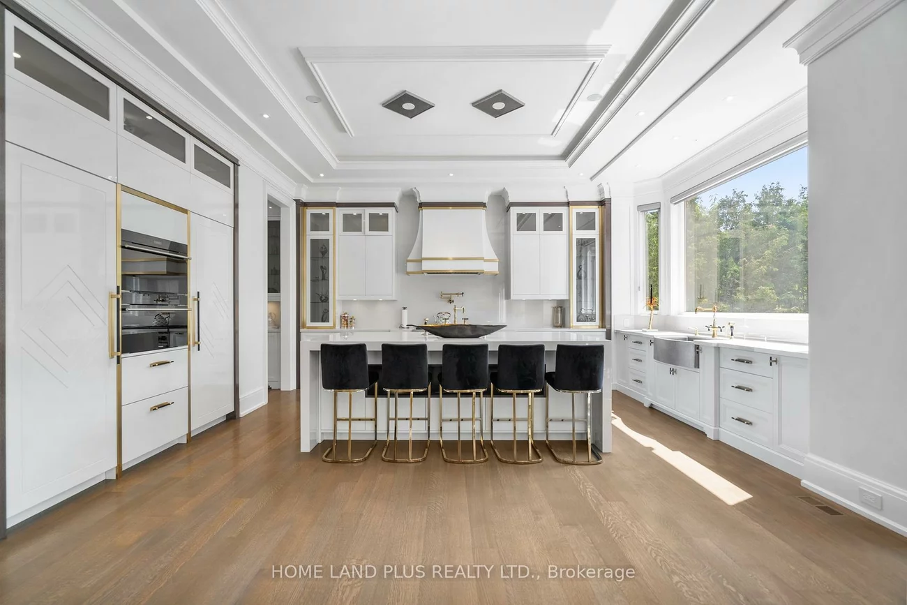 77, Citation, Bayview Village, Toronto