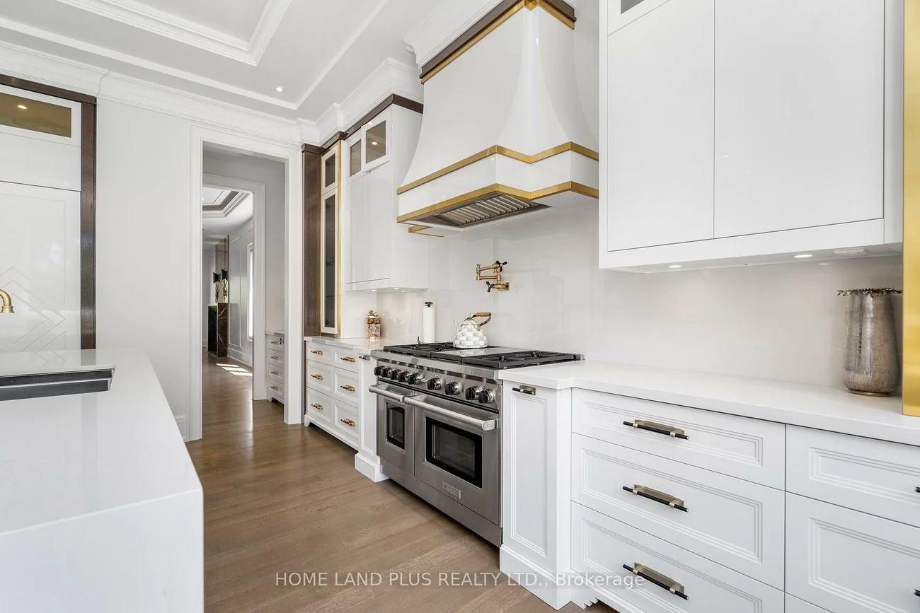 77, Citation, Bayview Village, Toronto