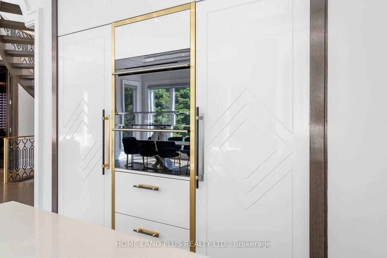 77, Citation, Bayview Village, Toronto