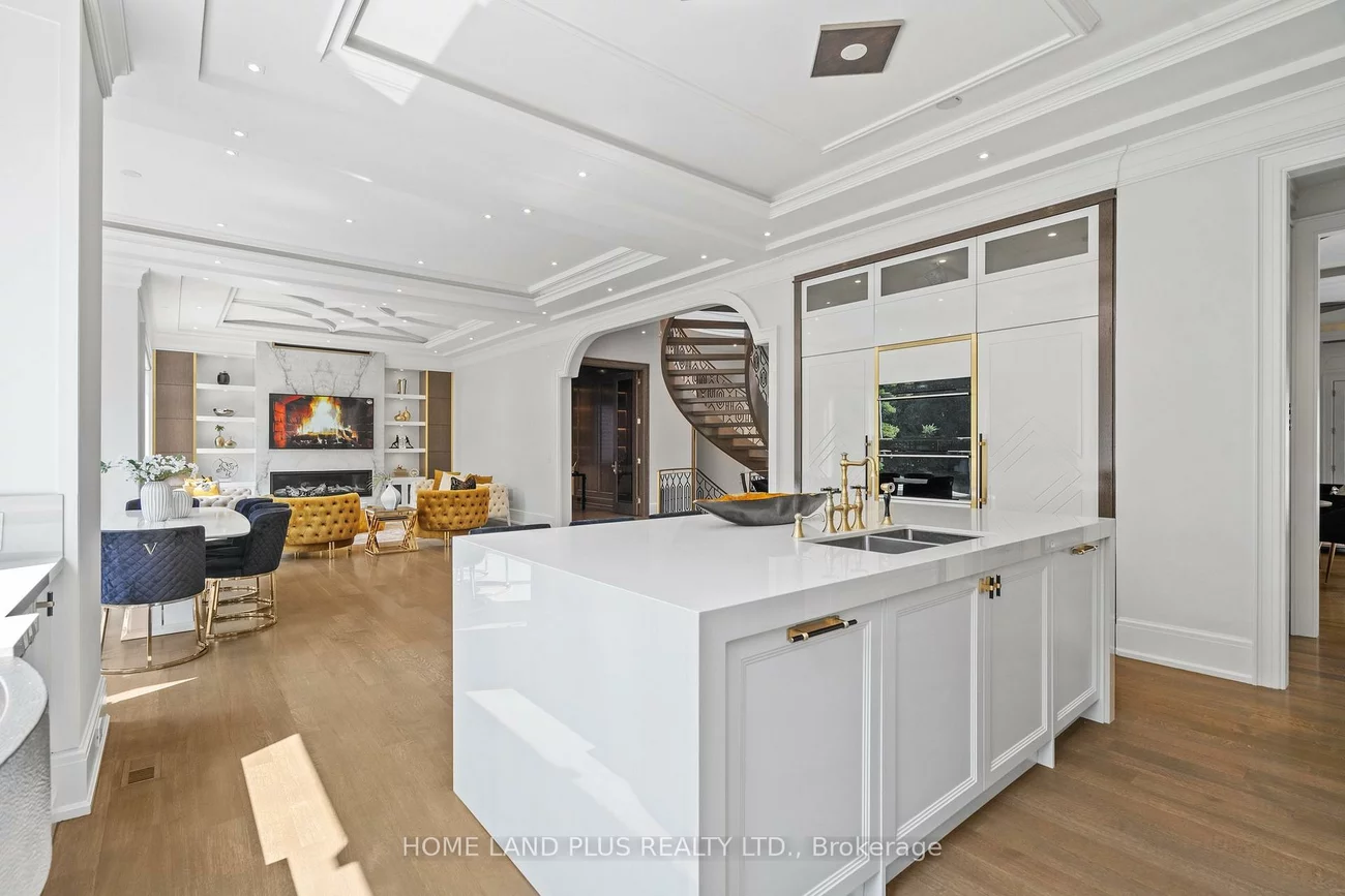 77, Citation, Bayview Village, Toronto