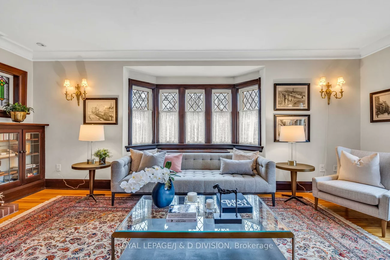 77, College View, Forest Hill South, Toronto