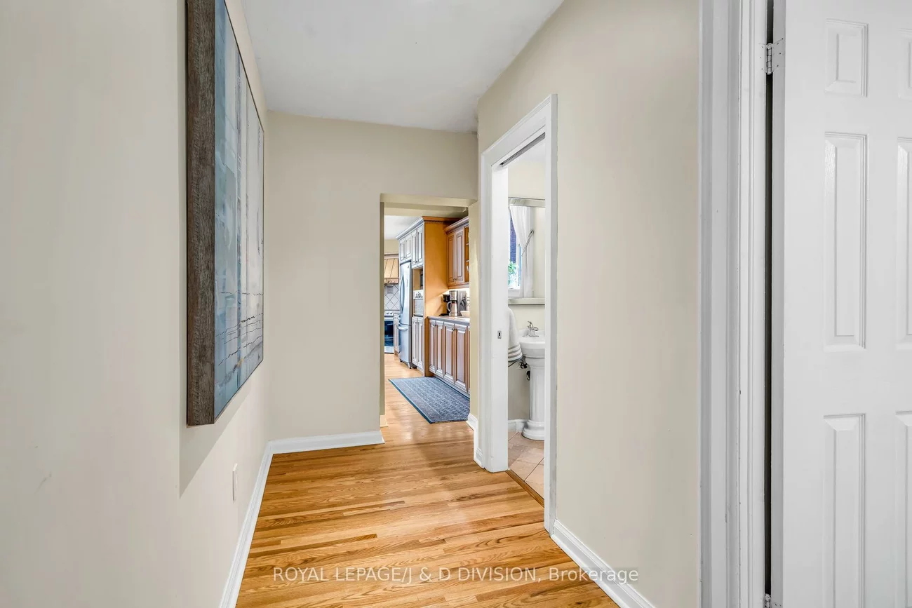 77, College View, Forest Hill South, Toronto