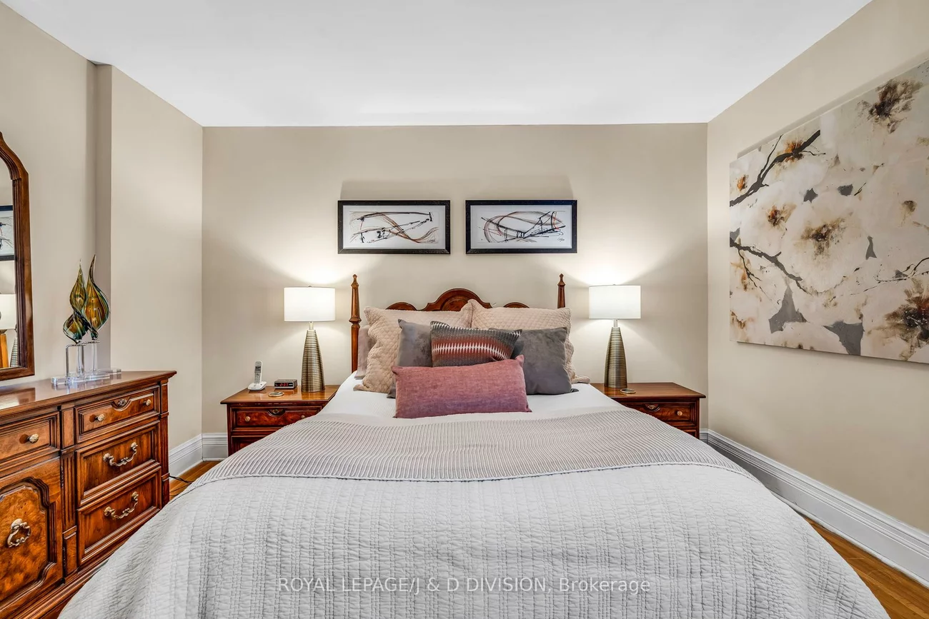 77, College View, Forest Hill South, Toronto