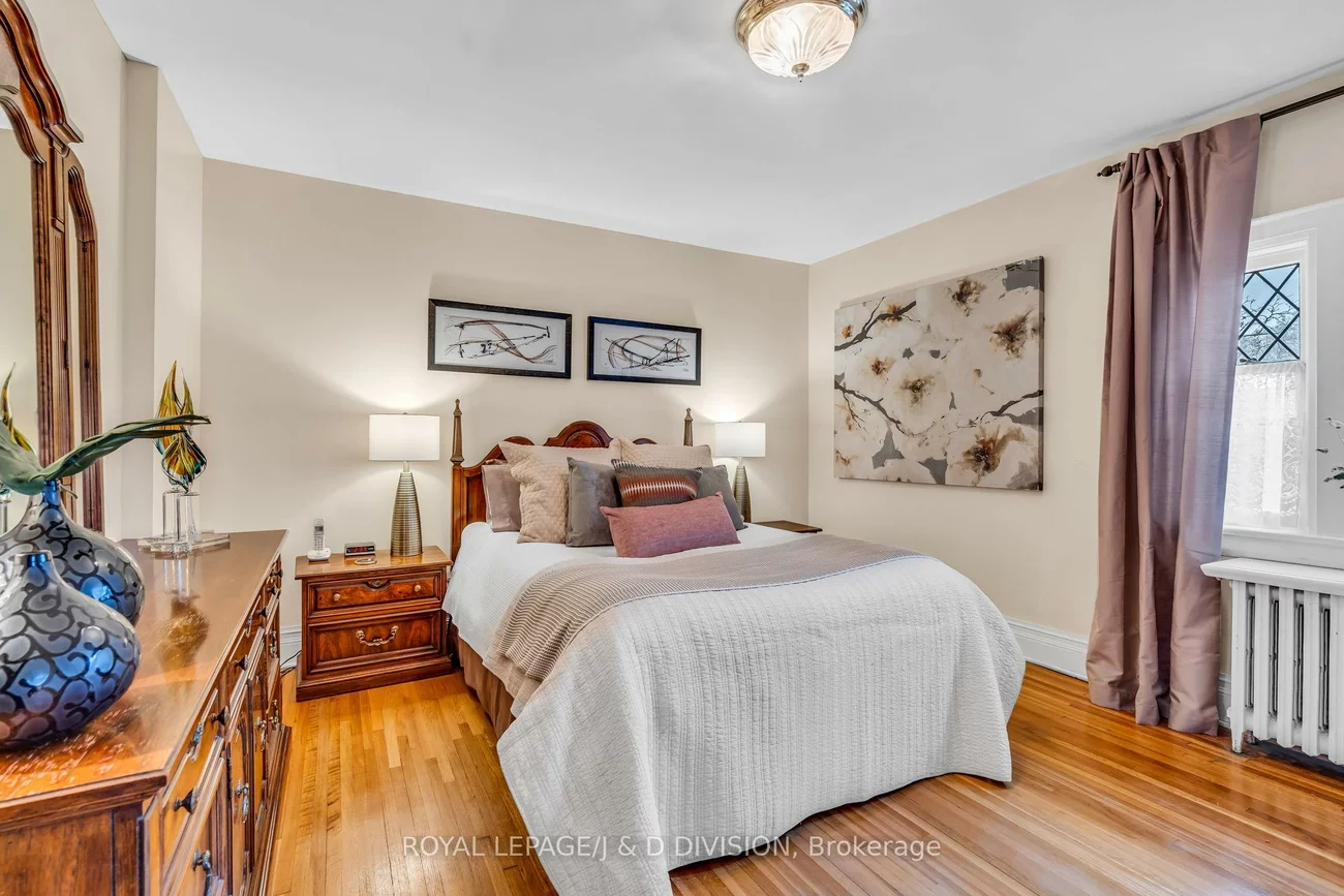 77, College View, Forest Hill South, Toronto