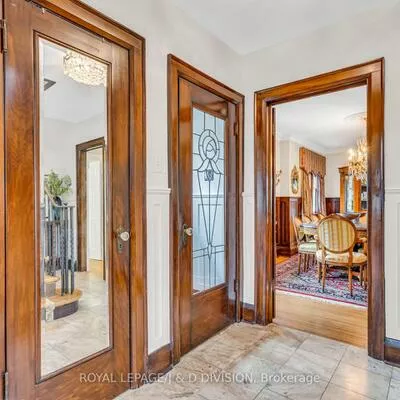 77, College View, Forest Hill South, Toronto
