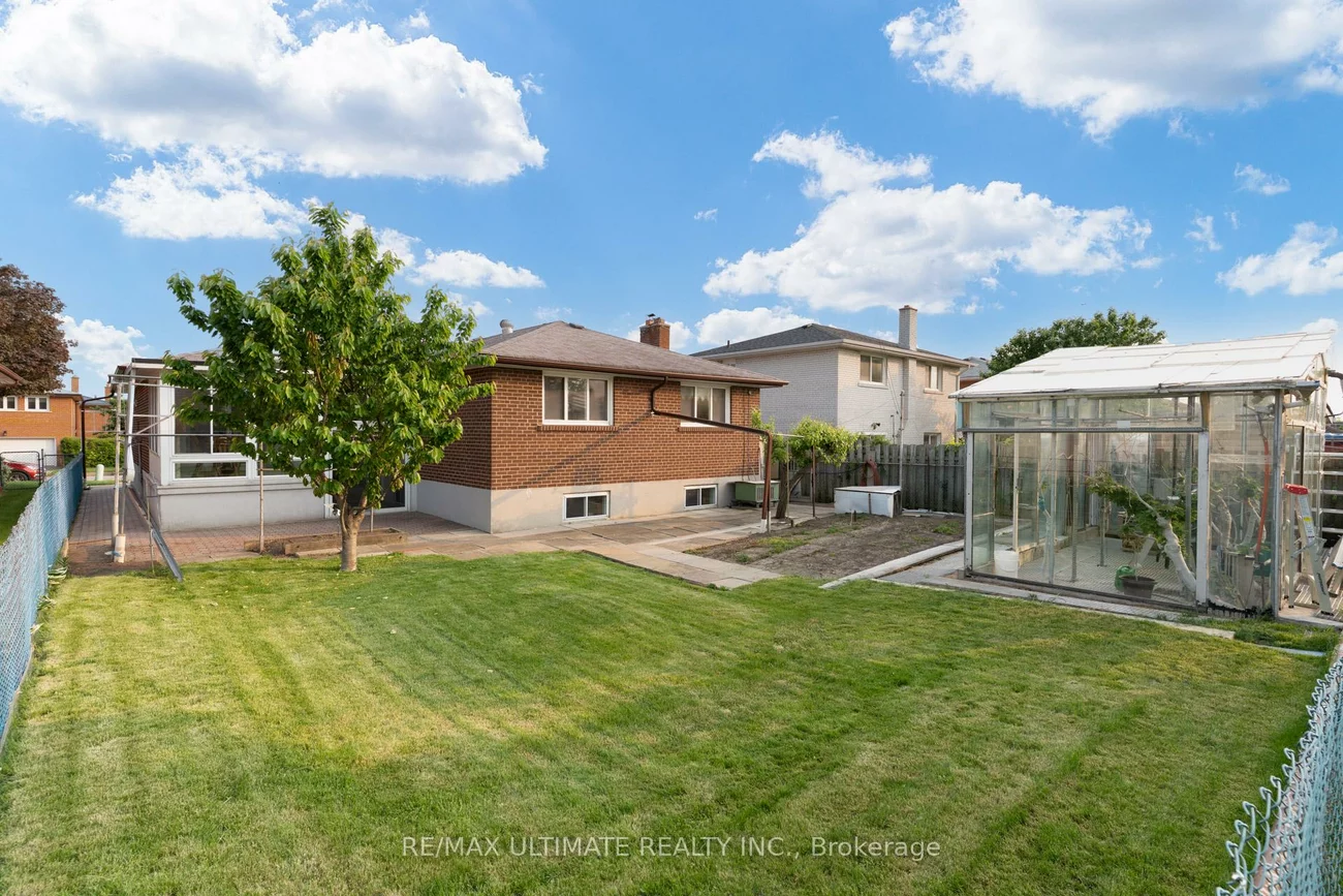 70, Bickerton, Pleasant View, Toronto