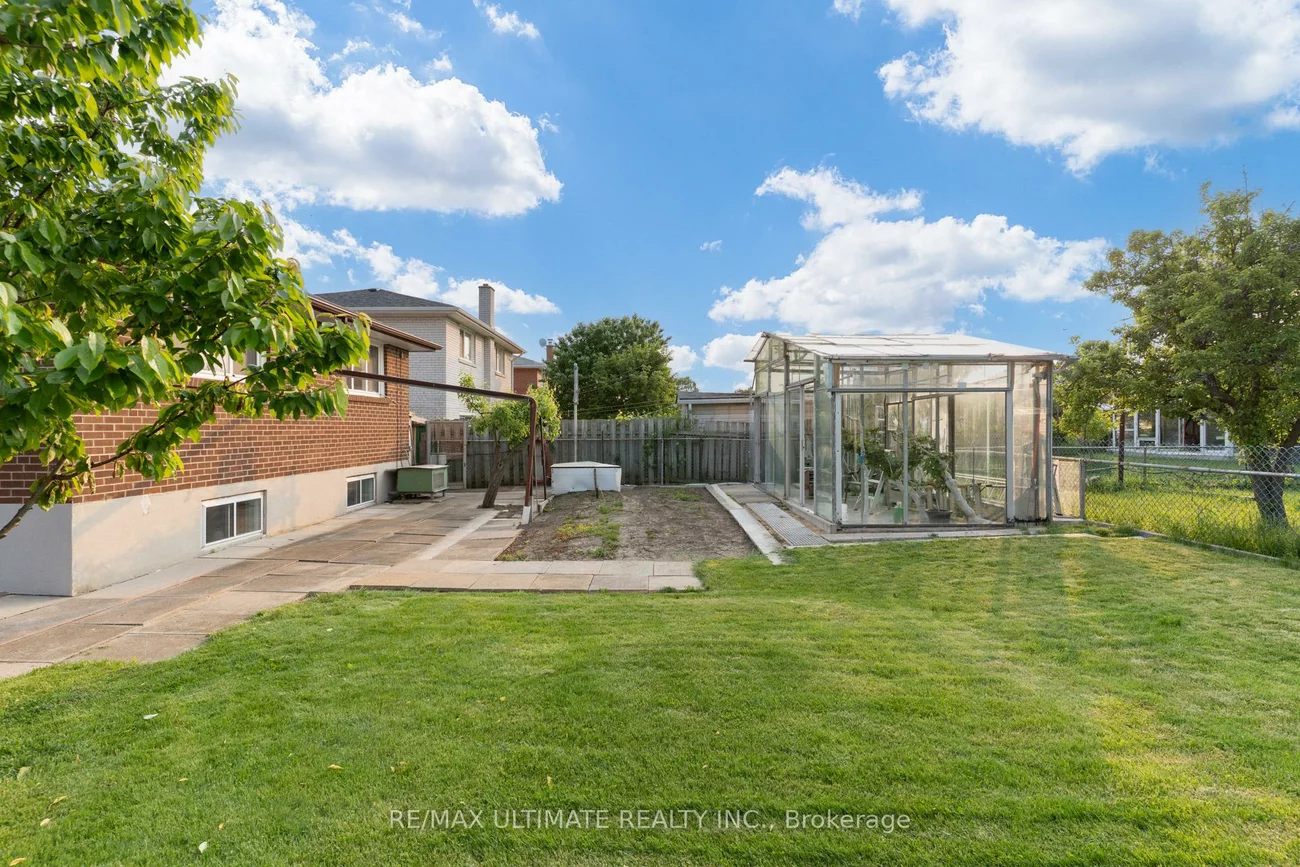 70, Bickerton, Pleasant View, Toronto