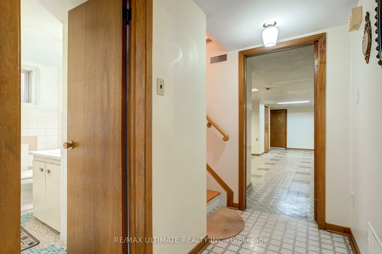 70, Bickerton, Pleasant View, Toronto