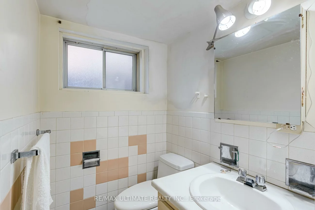 70, Bickerton, Pleasant View, Toronto