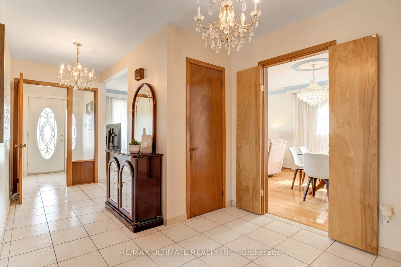 70, Bickerton, Pleasant View, Toronto