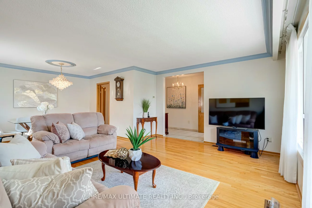 70, Bickerton, Pleasant View, Toronto