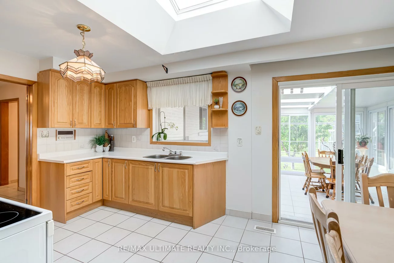 70, Bickerton, Pleasant View, Toronto