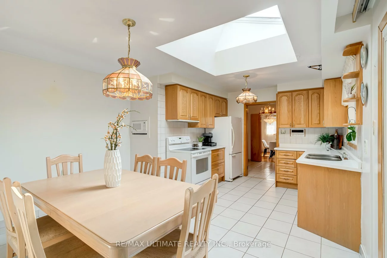 70, Bickerton, Pleasant View, Toronto