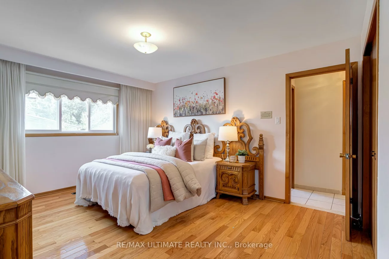 70, Bickerton, Pleasant View, Toronto