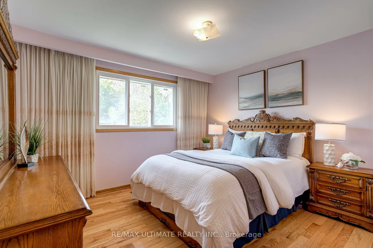 70, Bickerton, Pleasant View, Toronto