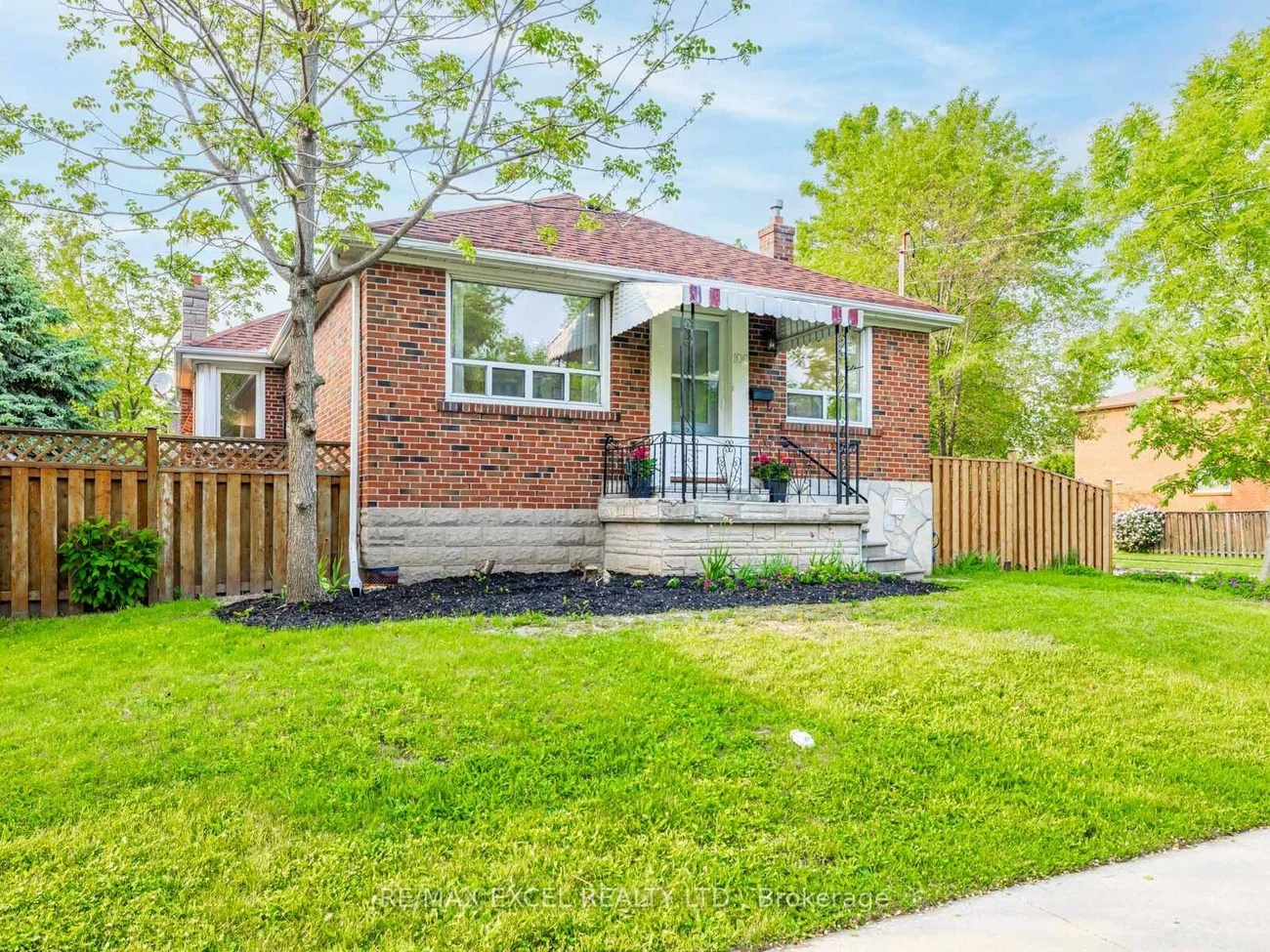 106, Pleasant, Newtonbrook West, Toronto
