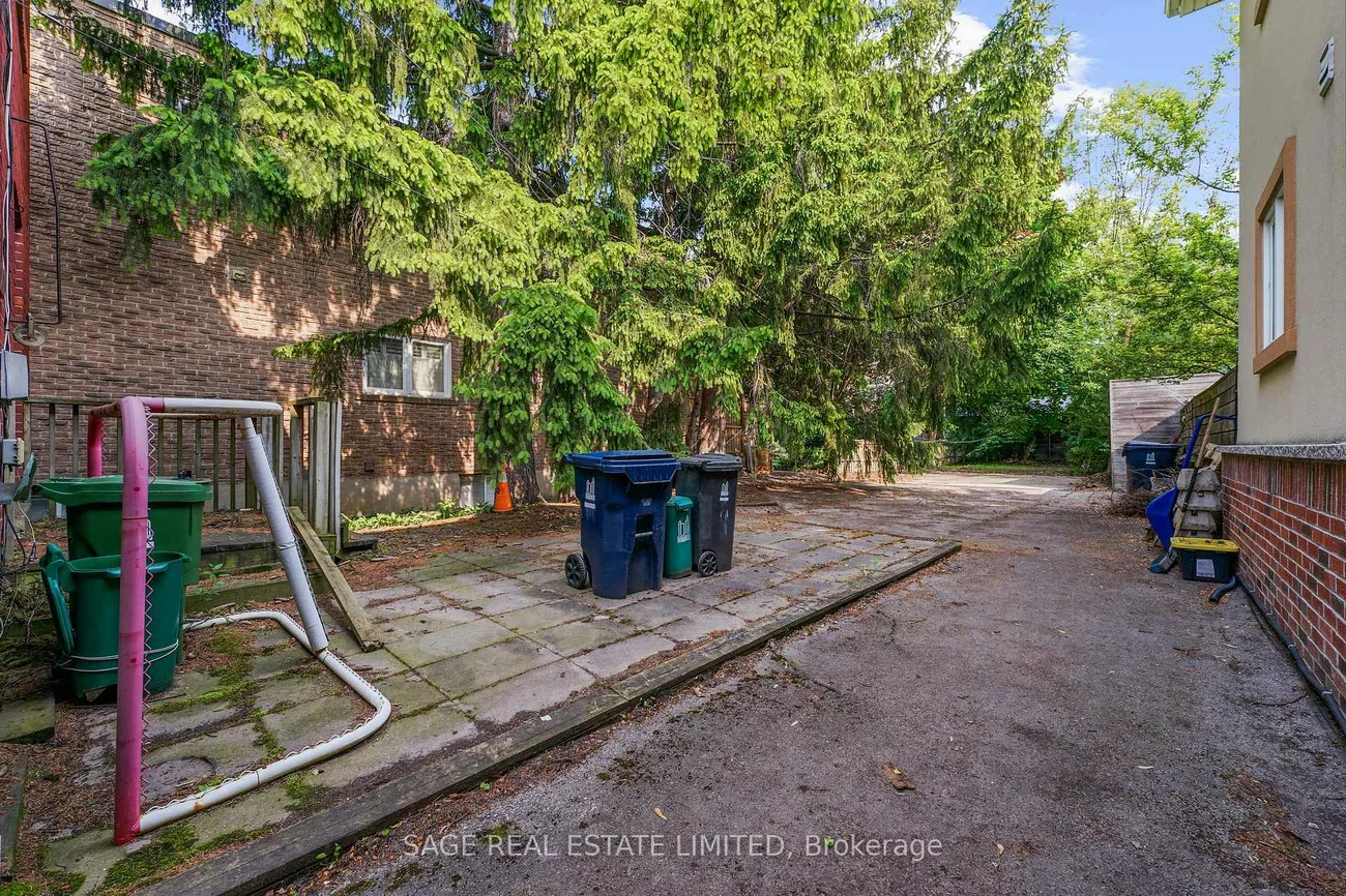 42, Sherwood, Mount Pleasant East, Toronto