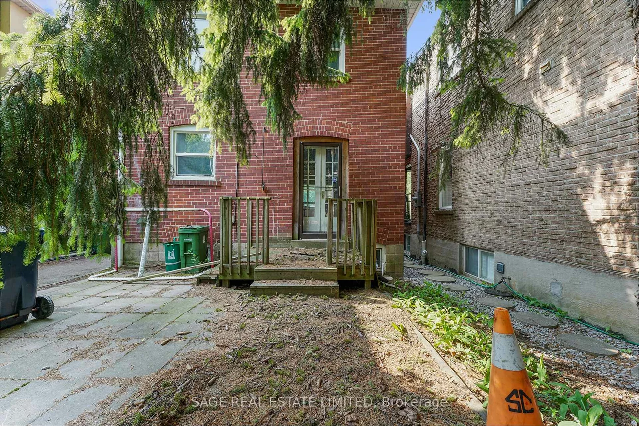 42, Sherwood, Mount Pleasant East, Toronto