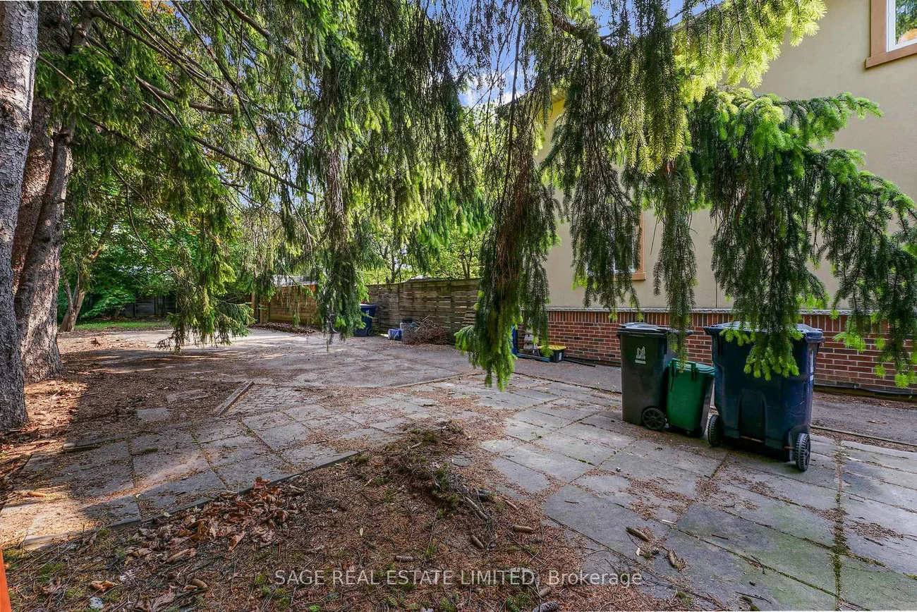 42, Sherwood, Mount Pleasant East, Toronto